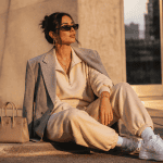 Survetement tendance femme oversize beige blanc mode