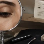 Eye liner comment le mettre : virgule parfaite sans trembler