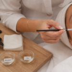 C est quoi un peeling visage : acides et précautions avant de se lancer